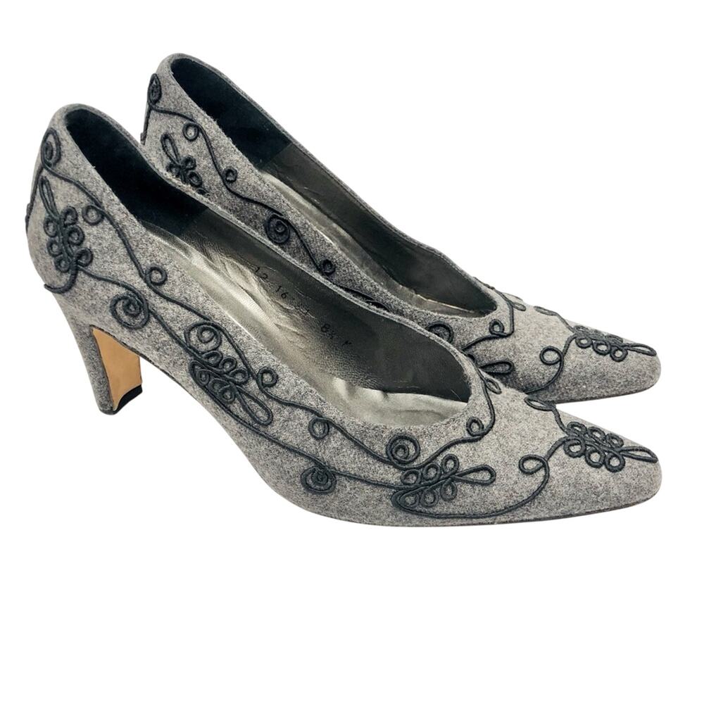 Y2k Timothy Hitsman Gray Fabric Heels with Black Embroidered Design 8.5M